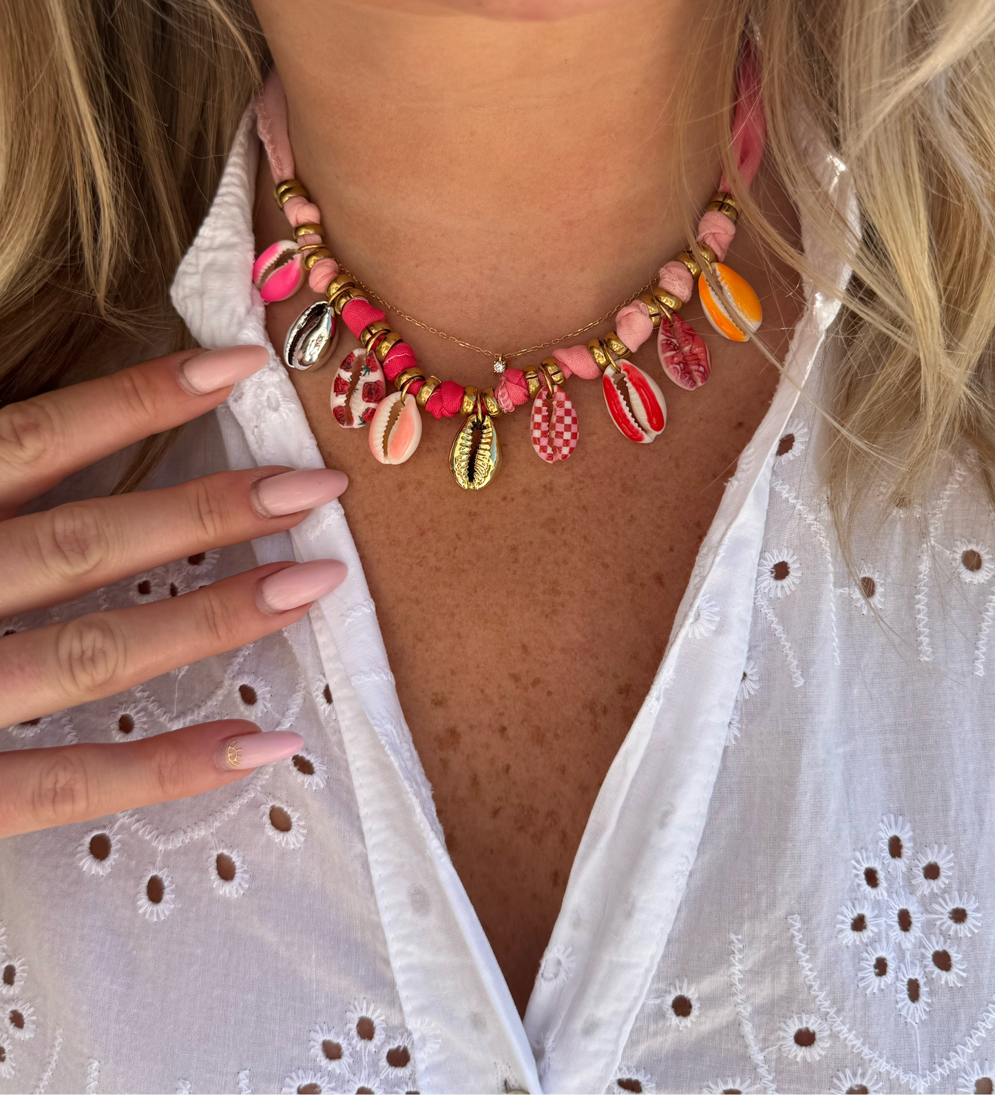Collier coquillage fucshia