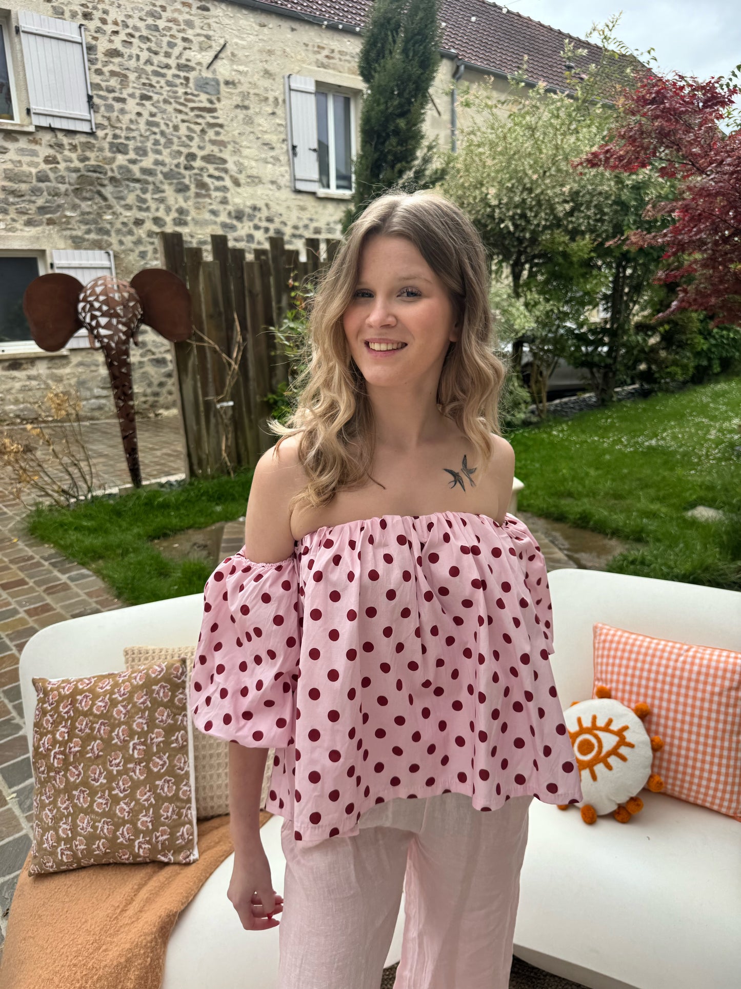 Top shoulder - à pois rose/ bordeau