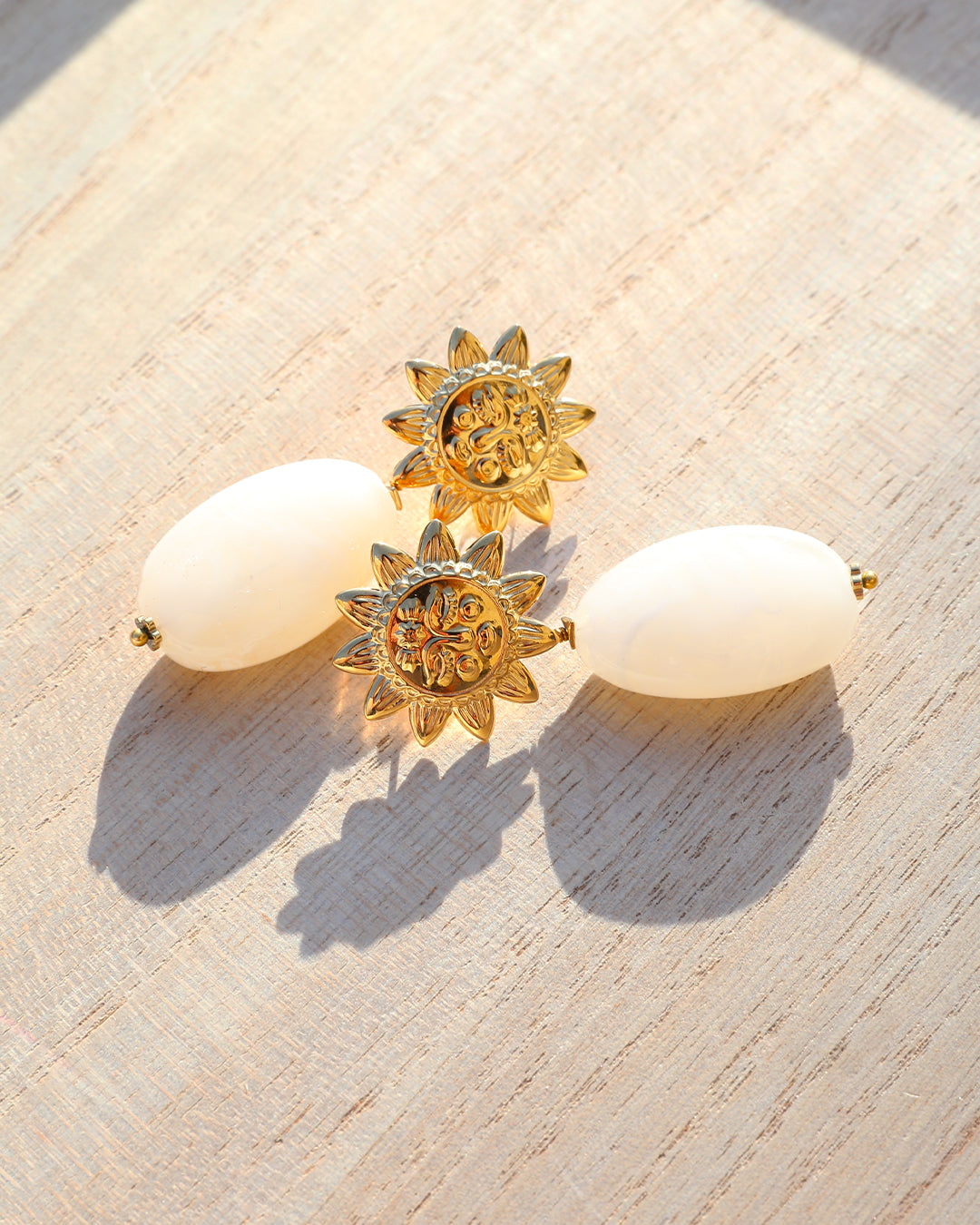 Boucle Pierre & Soleil Or