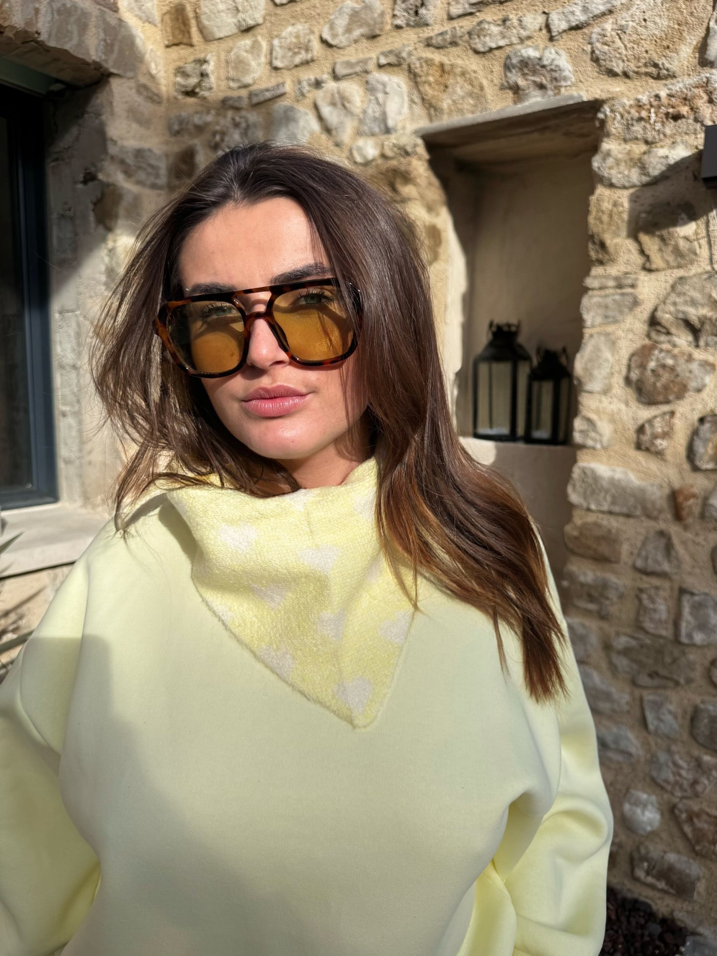 Echarpe "triangle " - Love jaune