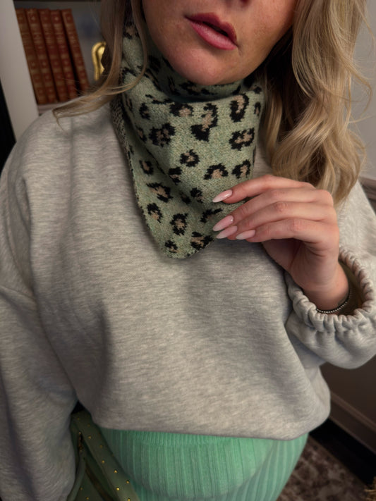 Echarpe "triangle " - Léopard vert