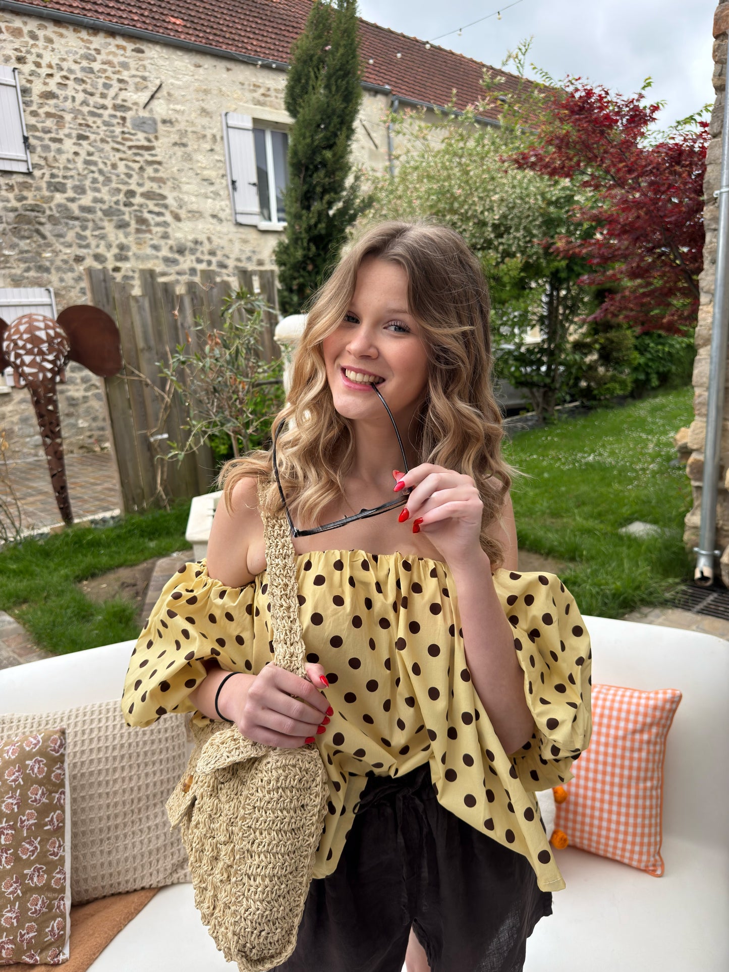 Top shoulder - à pois jaune et marron