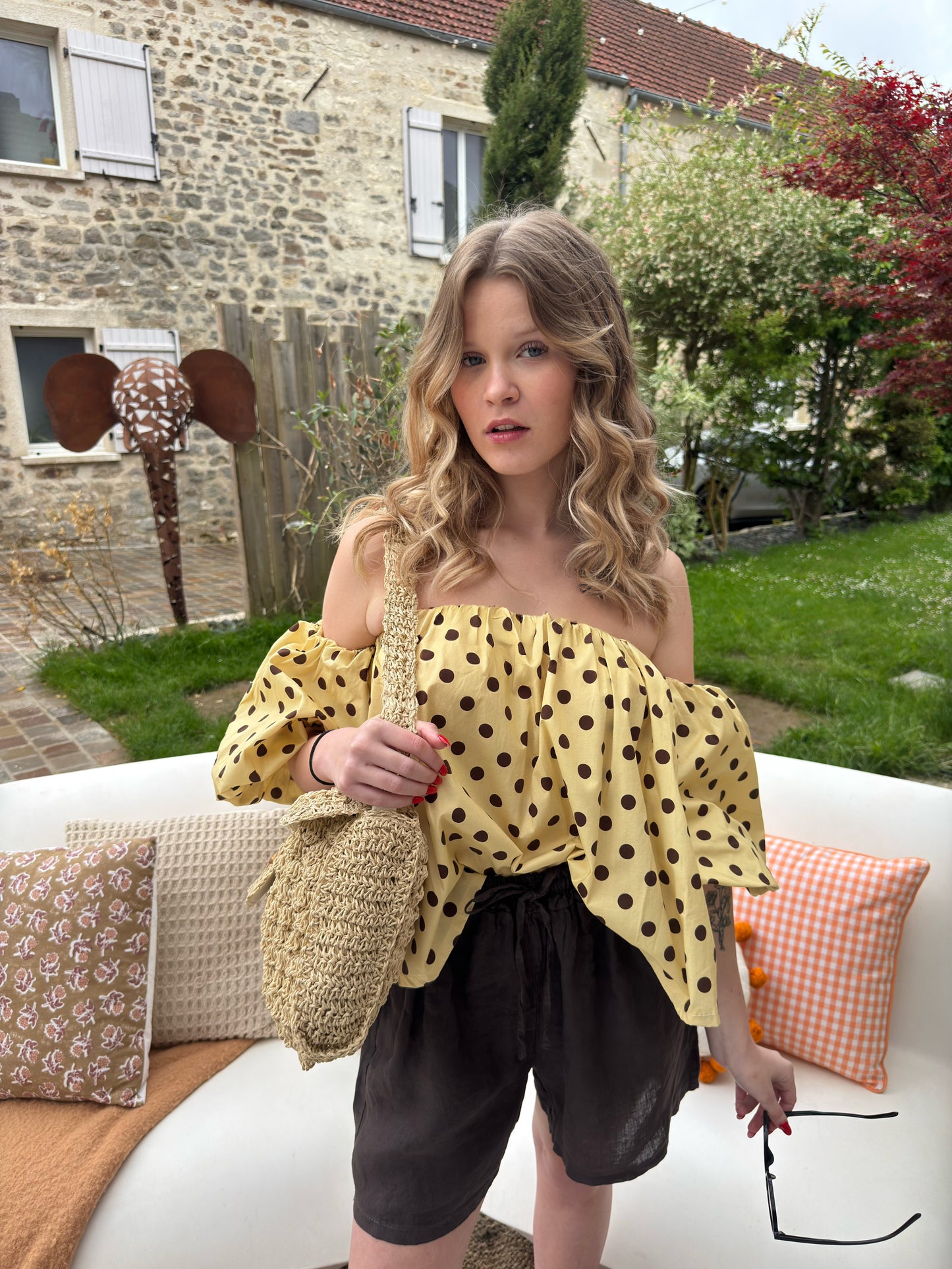 Top shoulder - à pois jaune et marron
