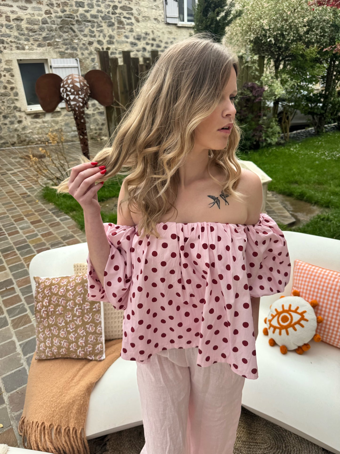 Top shoulder - à pois rose/ bordeau